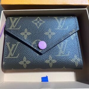 Louis Vuitton wallet - pink